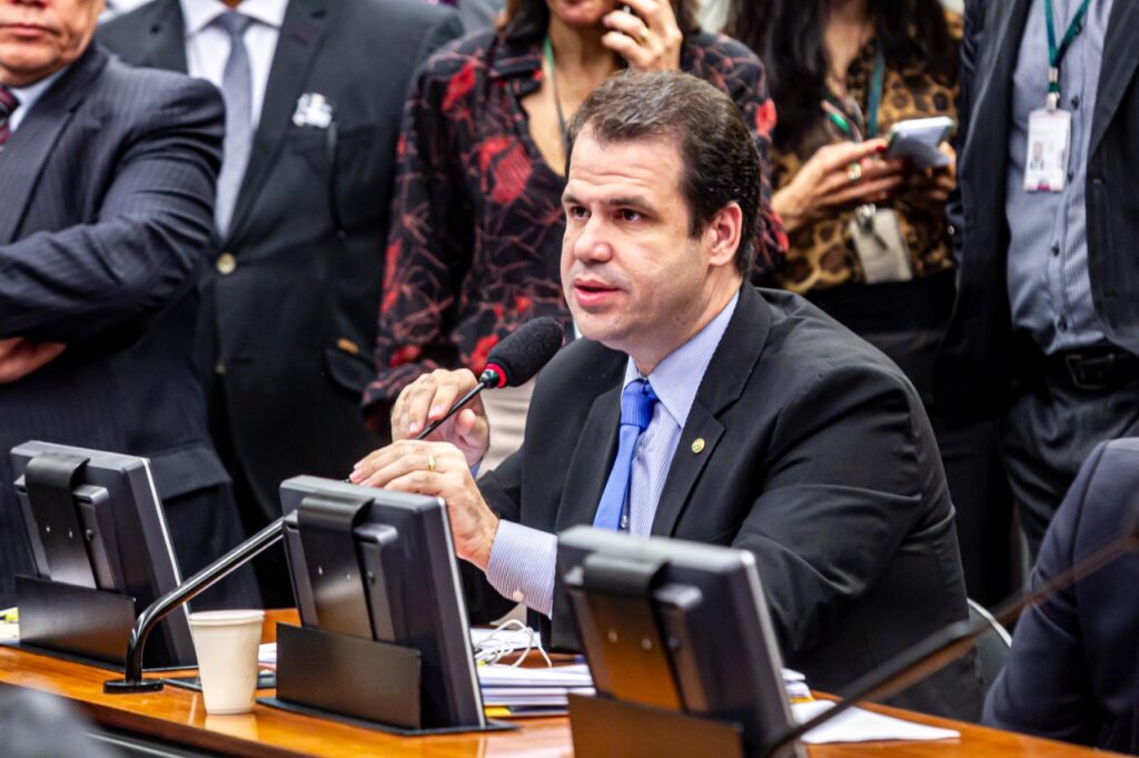 Aureo Ribeiro atua em diversas Comissões na Câmara dos Deputados. nesses seis primeiros meses