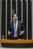 Deputado Aureo falando em plenário