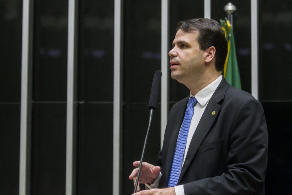 Deputado Aureo Ribeiro defende PL para garantia de moradia para afetados por tragédias (Foto: Jeremias Alves/ Solidariedade)
