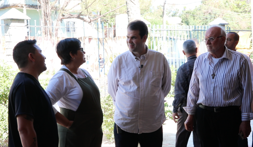 Deputado Aureo visita o projeto da Casa do Menor, em Nova Iguaçu.