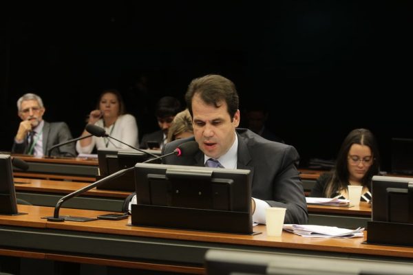 Você é a favor do 14º salário?