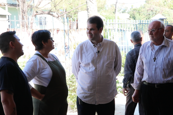 Deputado Aureo visita o projeto da Casa do Menor, em Nova Iguaçu.