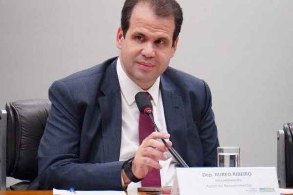 aureoribeiro-politico-mudanca